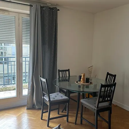 Break A Deux Pas De Paris Apartment Puteaux